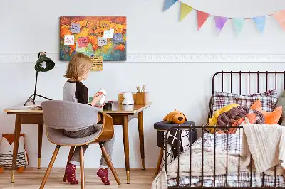 Dekoratívna korková nástenka v tvare mapy sveta