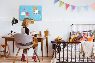Nástenka do detskej izby s kresbou žiarovky