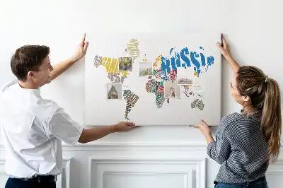 Korková nástenka s motívom mapy sveta