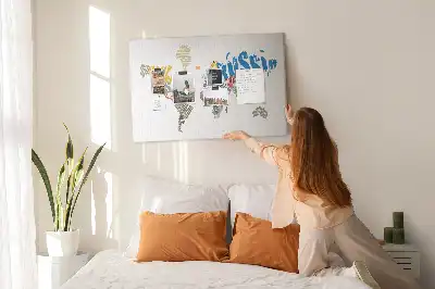 Korková nástenka s motívom mapy sveta
