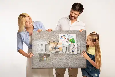 Korková nástenka na stenu s nápisom Home