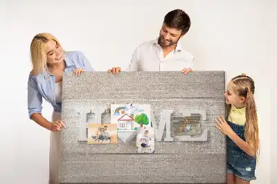 Korková nástenka na stenu s nápisom Home