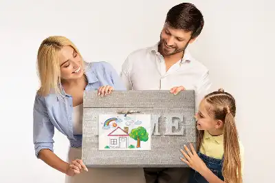 Korková nástenka na stenu s nápisom Home