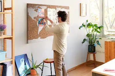 Korková nástenka s prírodným kartografickým motívom