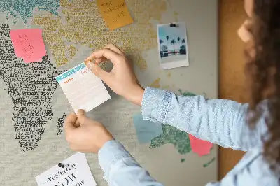 Nástenná mapa sveta z písmen do detskej izby