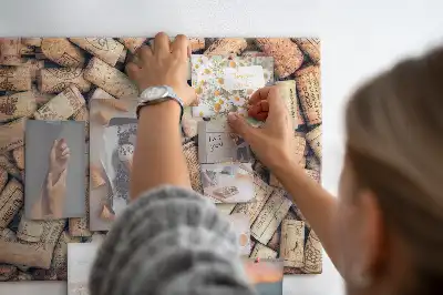 Korková nástenka s vinárskym motívom zátok