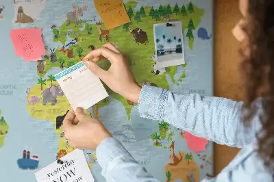 Korková nástenka s atlasom zvierat pre deti