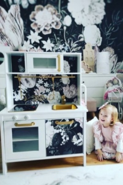 Ako rýchlo zmeniť vzhľad starého nábytku IKEA pomocou nálepiek?